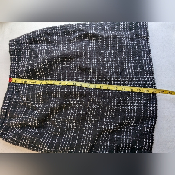 Karen Scott Tweed Skirt Black/White Women Sz 12 Lined Mini Acrylic Metallic Z-1 - Picture 10 of 12